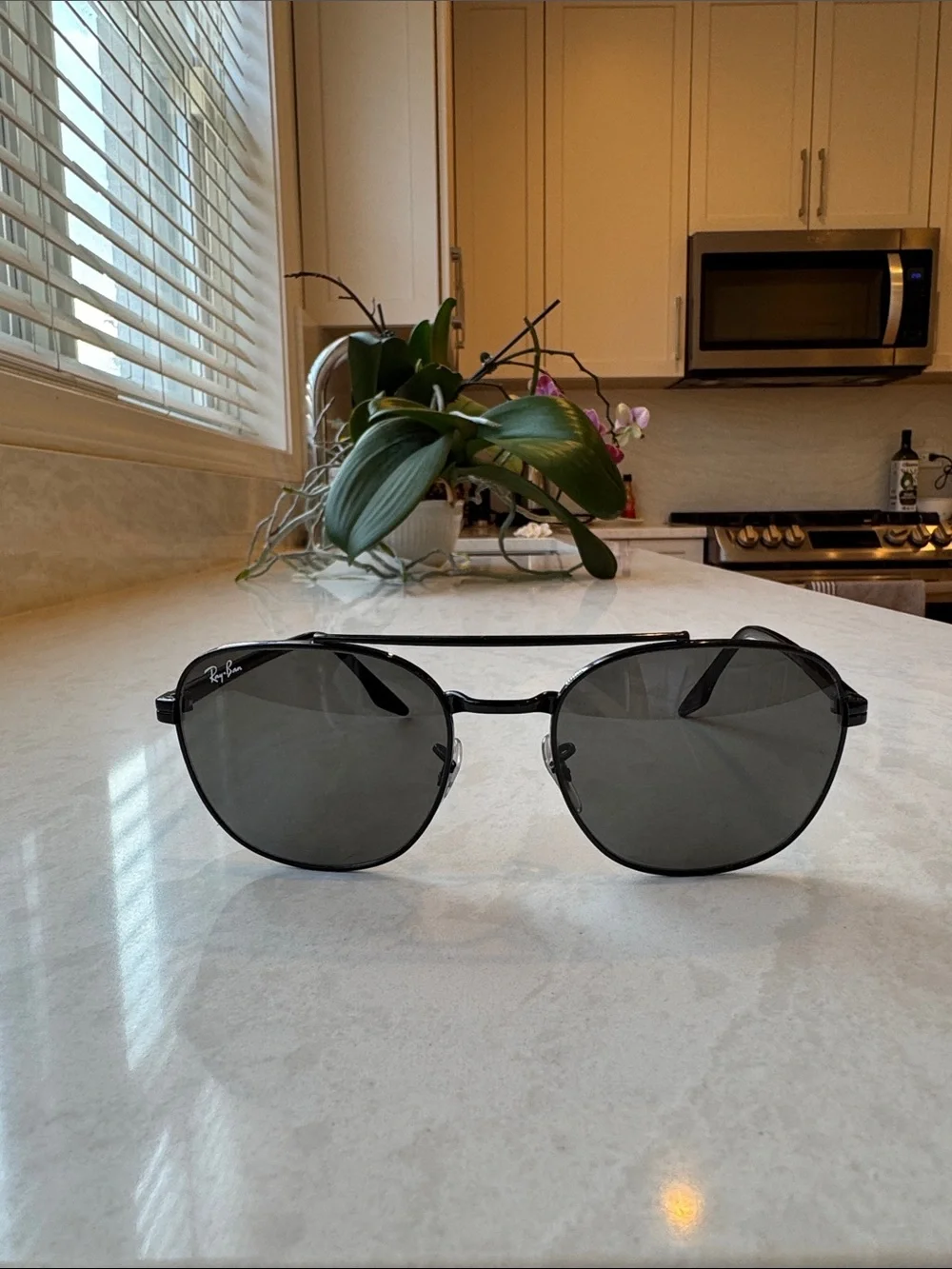 Ray-Ban sleek ray